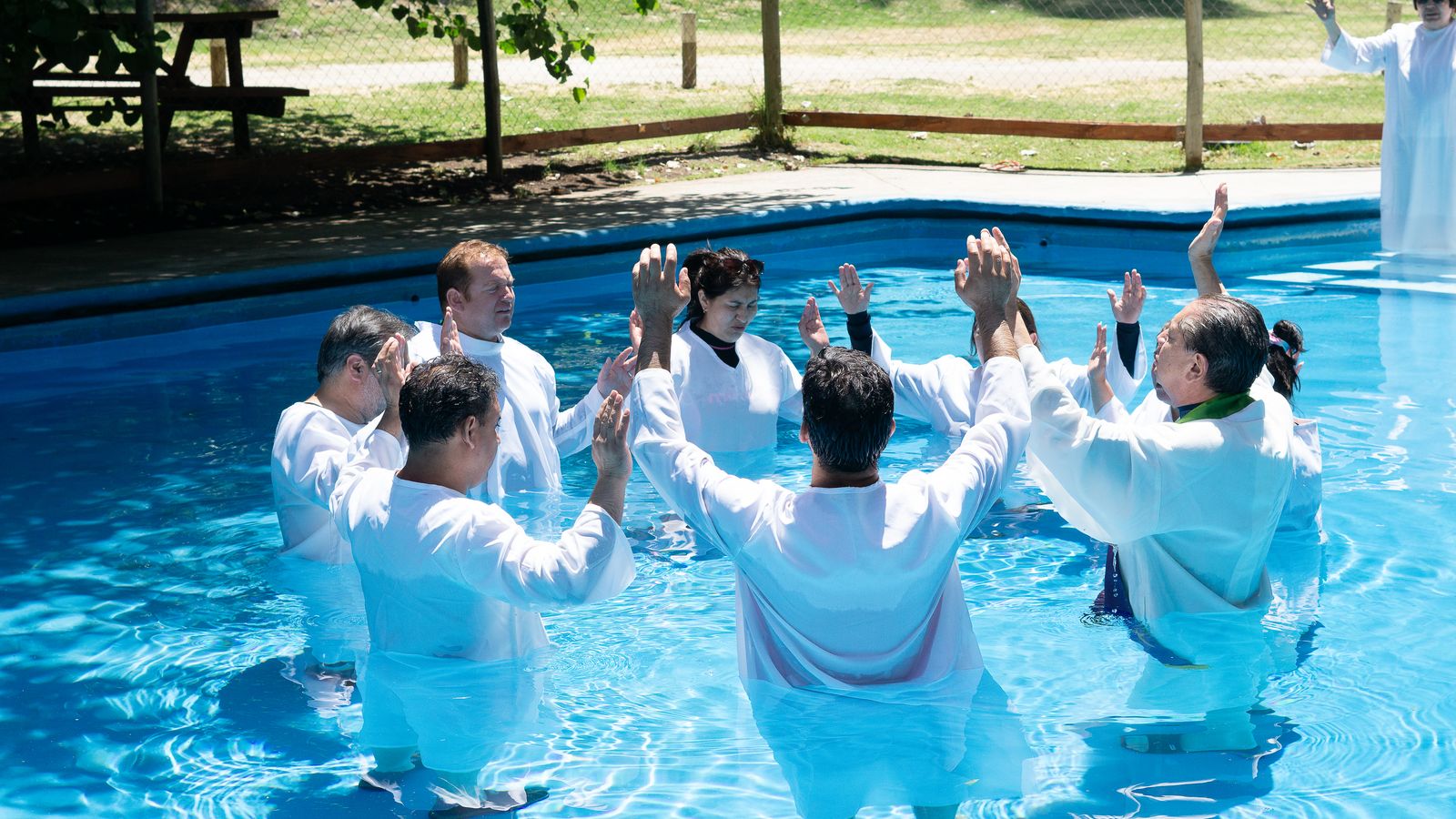 Bautismo en la piscina
